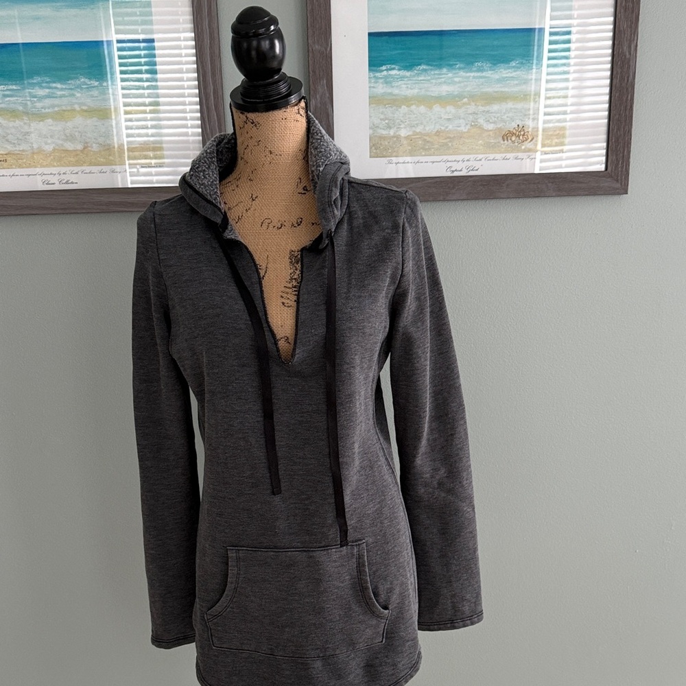 Deep v pullover